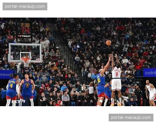 骑士哈登莫布里挡拆成关键 内线碾压弥补外线失准 骑士哈登莫布里挡拆成关键 内线碾压弥补外线失准